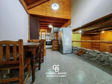 VENTA Casa 5 ambientes 157 m2 sobre lote 975 m2 en Barrio Norte Villa la Angostura