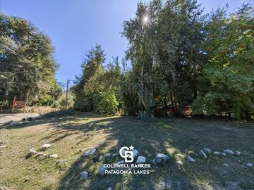 VENTA Casa 5 ambientes 157 m2 sobre lote 975 m2 en Barrio Norte Villa la Angostura