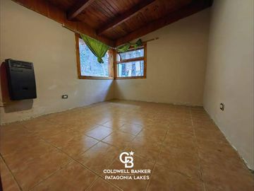 VENTA Casa 5 ambientes 157 m2 sobre lote 975 m2 en Barrio Norte Villa la Angostura