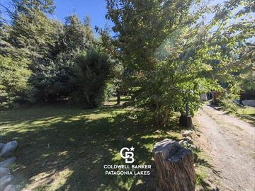 VENTA Casa 5 ambientes 157 m2 sobre lote 975 m2 en Barrio Norte Villa la Angostura