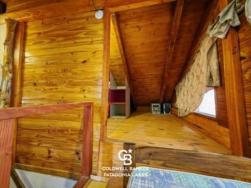 VENTA Casa 5 ambientes 157 m2 sobre lote 975 m2 en Barrio Norte Villa la Angostura