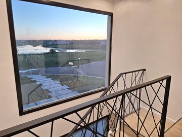 Casa en venta - 3 Dormitorios 3 Baños - Cochera - 1019,15Mts2 - Escobar