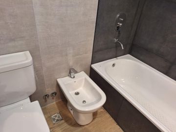 Casa en venta - 3 Dormitorios 3 Baños - Cochera - 1019,15Mts2 - Escobar