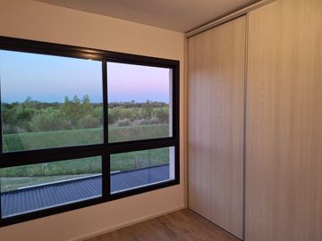 Casa en venta - 3 Dormitorios 3 Baños - Cochera - 1019,15Mts2 - Escobar