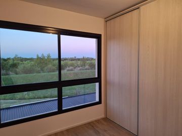 Casa en venta - 3 Dormitorios 3 Baños - Cochera - 1019,15Mts2 - Escobar