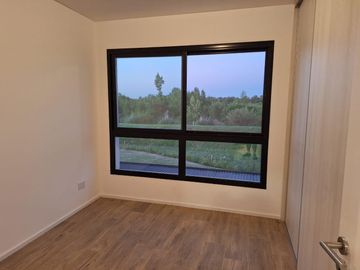 Casa en venta - 3 Dormitorios 3 Baños - Cochera - 1019,15Mts2 - Escobar