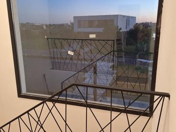 Casa en venta - 3 Dormitorios 3 Baños - Cochera - 1019,15Mts2 - Escobar