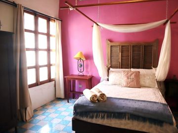 CASA EN VENTA AMUEBLADA - LA ERMITA , CENTRO, MÉRIDA