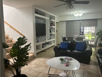 VENDO HERMOSA CASA URBANIZACION BRISAS DEL GOLF