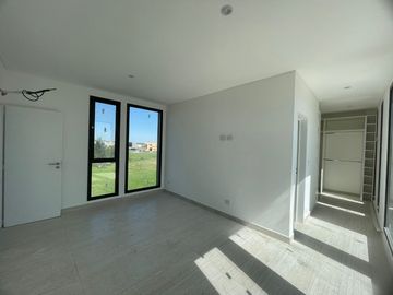 Casa en alquiler en Loma Verde