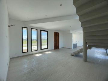 Casa en alquiler en Loma Verde
