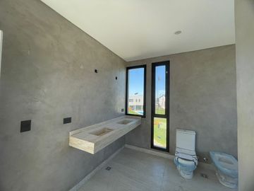 Casa en alquiler en Loma Verde