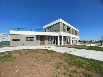 Casa en alquiler en Loma Verde