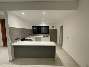 Casa en alquiler en Loma Verde