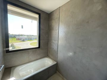 Casa en alquiler en Loma Verde