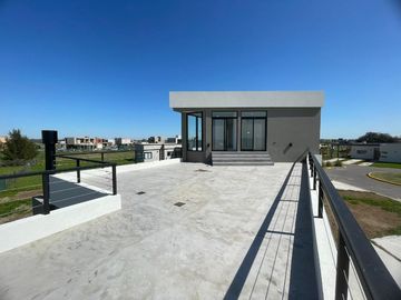 Casa en alquiler en Loma Verde