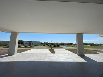Casa en alquiler en Loma Verde