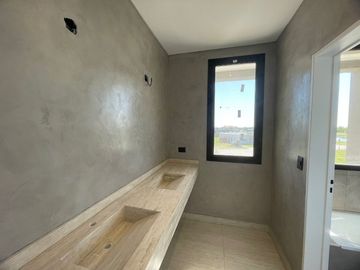 Casa en alquiler en Loma Verde