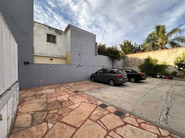 VENTA DEPTO 2 AMB CON COCHERA, SARANDI