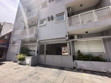 VENTA DEPTO 2 AMB CON COCHERA, SARANDI