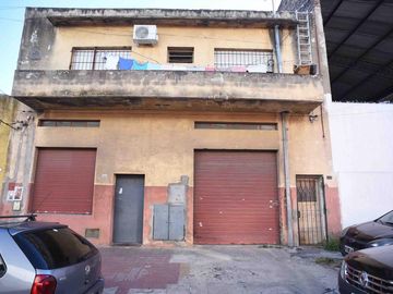 Gran Galpón de 300 m2 cubiertos - Villa Martelli