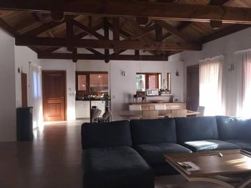 Venta/Permuta - Casa CHALET INGLES de 4 ambientes en Pinamar - La Herradura