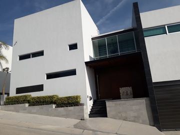 VENTA o RENTA CASA EN LEÓN, CAÑADA DEL REFUGIO SUR