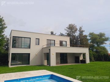CON RENTA - Excelente propiedad en Santa Catalina