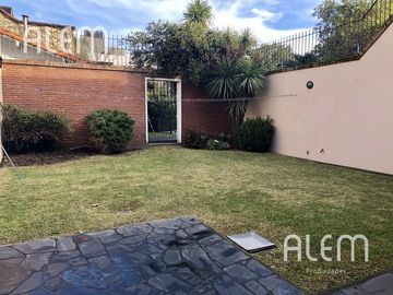Casa en venta en Banfield, Lomas de Zamora