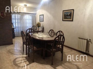 Casa en venta en Banfield, Lomas de Zamora