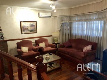 Casa en venta en Banfield, Lomas de Zamora