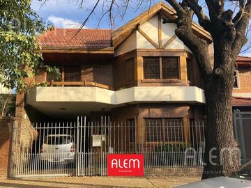 Casa en venta en Banfield, Lomas de Zamora