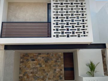 TOWNHOUSE EN VENTA, EXCELENTE UBICACIÓN ZONA NORTE, CHOLUL