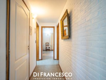 Venta - Casa de 7 ambientes A 200 MTS DEL MAR en CARILO - CHALET