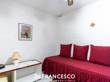 Venta - Casa de 7 ambientes A 200 MTS DEL MAR en CARILO - CHALET
