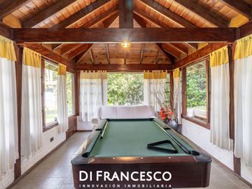 Venta - Casa de 7 ambientes A 200 MTS DEL MAR en CARILO - CHALET