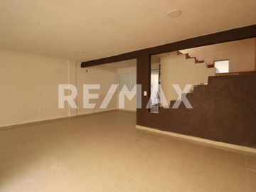 CASA EN VENTA EN TOLUCA, CAPULTITLAN (tres niveles) - (3)