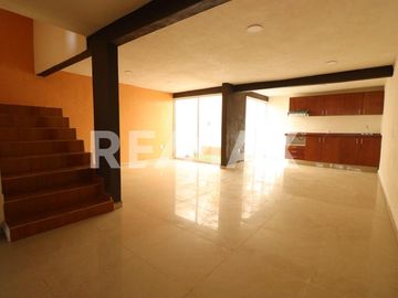 CASA EN VENTA EN TOLUCA, CAPULTITLAN (tres niveles) - (3)