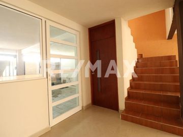 CASA EN VENTA EN TOLUCA, CAPULTITLAN (tres niveles) - (3)