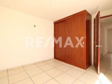 CASA EN VENTA EN TOLUCA, CAPULTITLAN (tres niveles) - (3)