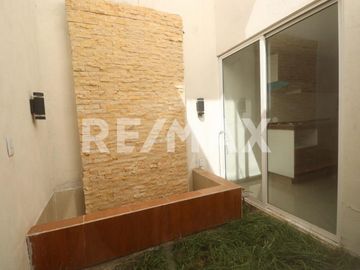 CASA EN VENTA EN TOLUCA, CAPULTITLAN (tres niveles) - (3)