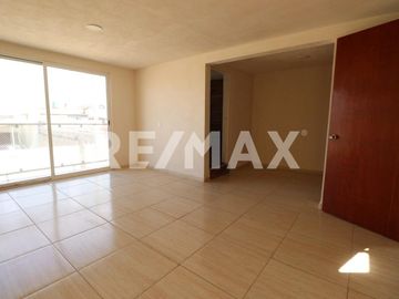 CASA EN VENTA EN TOLUCA, CAPULTITLAN (tres niveles) - (3)