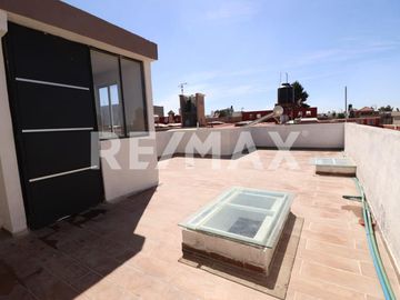 CASA EN VENTA EN TOLUCA, CAPULTITLAN (tres niveles) - (3)
