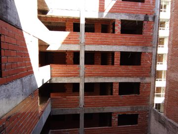 Edificio a terminar en Rioja entre Maipu y San Martin