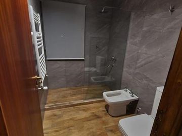 EXCELENTE CHALET 5 AMB. CARILO