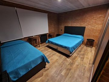 EXCELENTE CHALET 5 AMB. CARILO