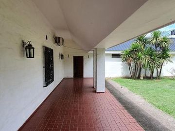 Se vende hermoso caserón + casa de casero en Villa Allende Golf! a pocas cuadras
