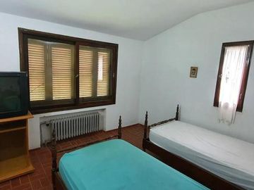Se vende hermoso caserón + casa de casero en Villa Allende Golf! a pocas cuadras