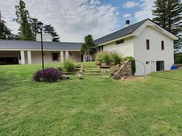 Se vende hermoso caserón + casa de casero en Villa Allende Golf! a pocas cuadras
