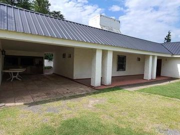 Se vende hermoso caserón + casa de casero en Villa Allende Golf! a pocas cuadras